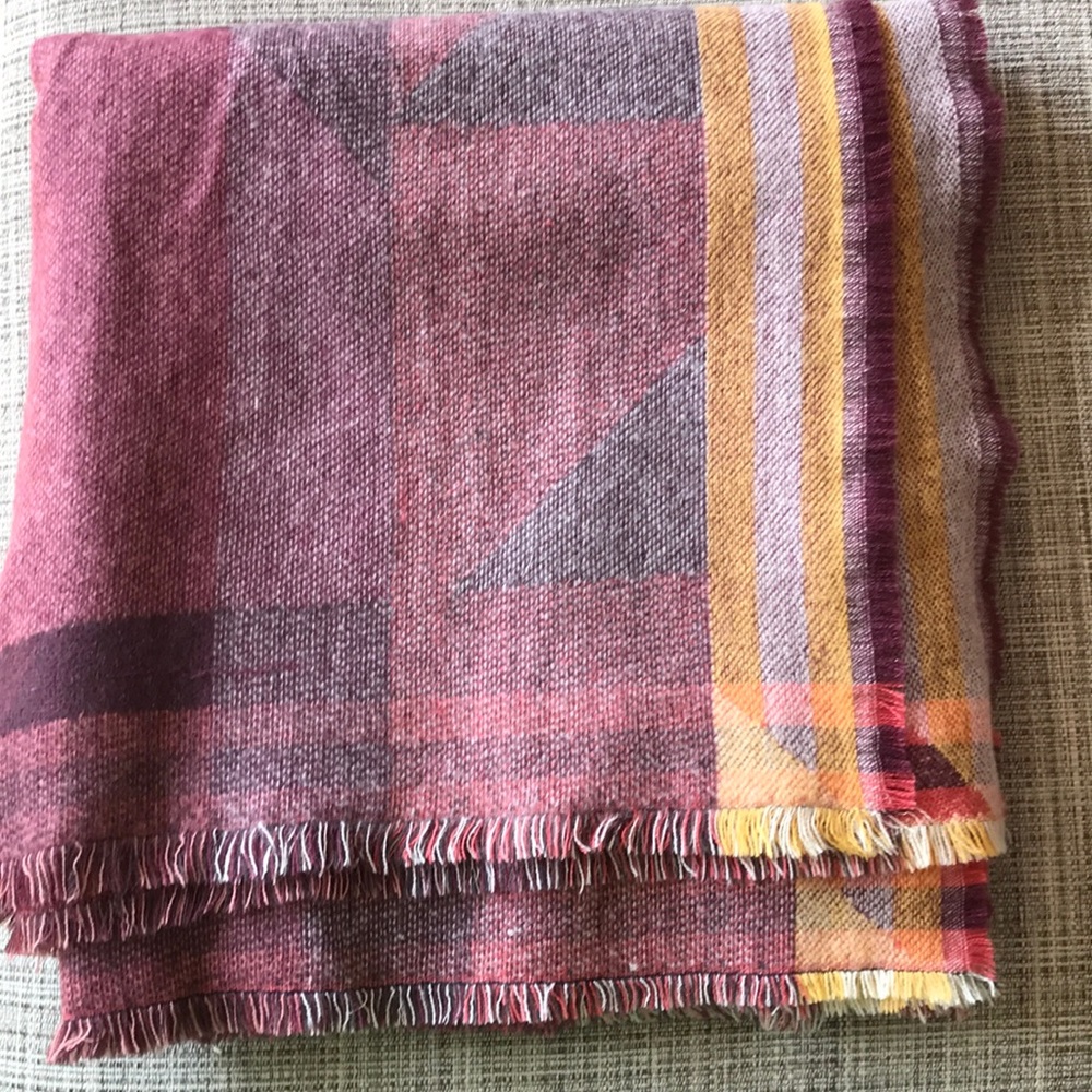 BCBG scarf
